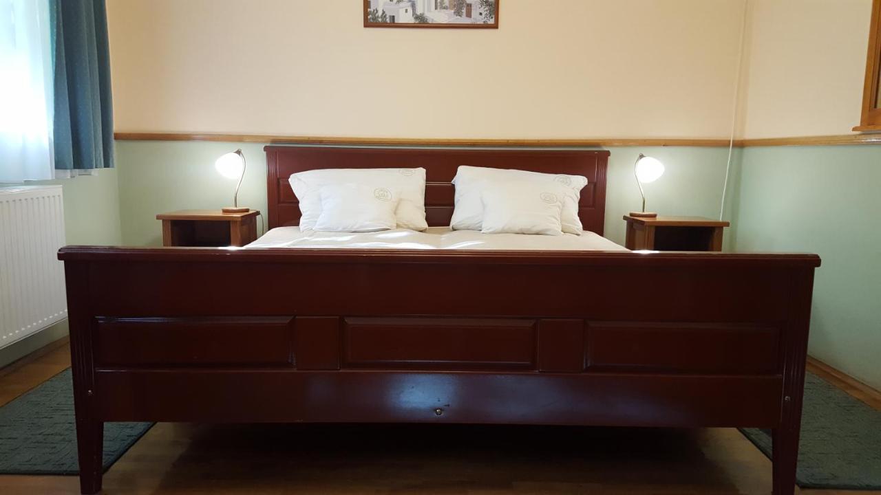 Laetitia Panzio Bed & Breakfast Kaposvár Dış mekan fotoğraf
