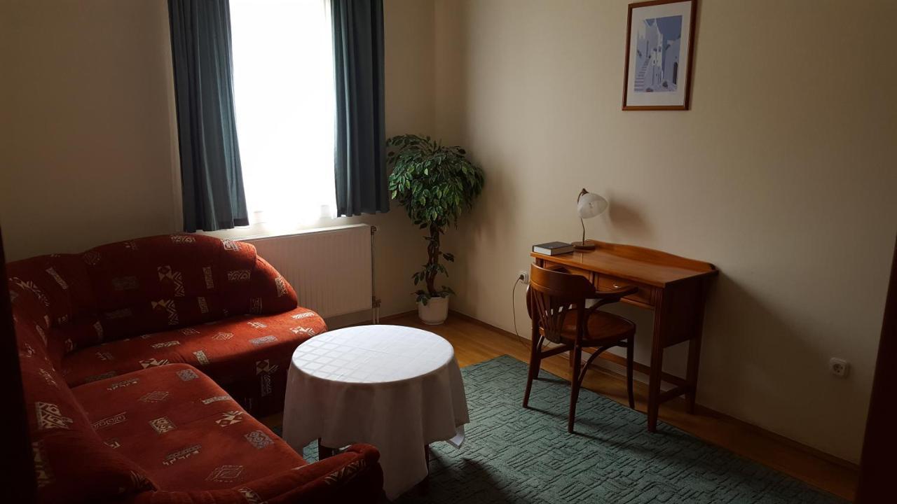 Laetitia Panzio Bed & Breakfast Kaposvár Dış mekan fotoğraf